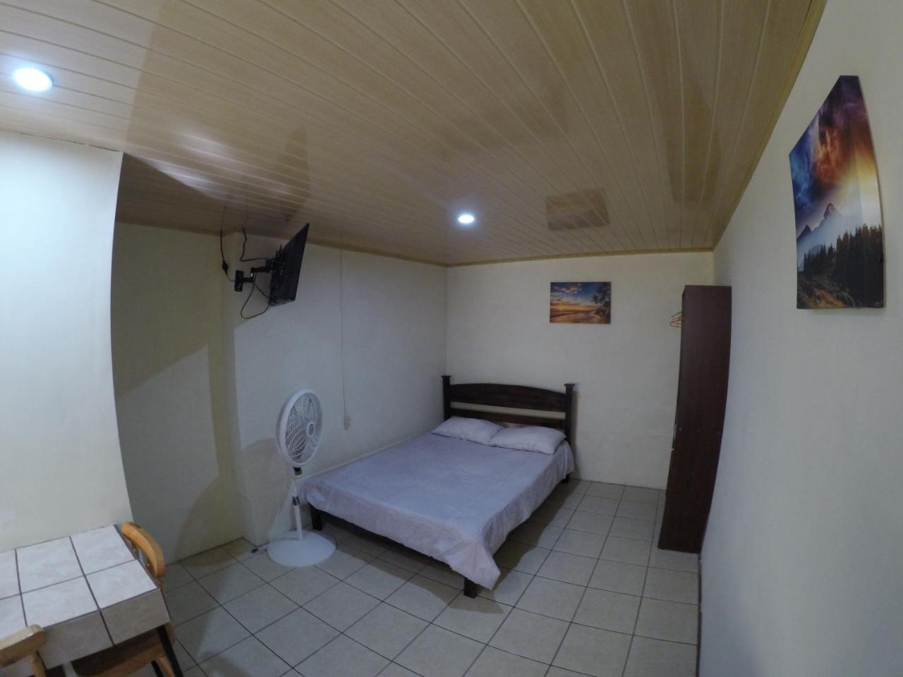 Laurel House Διαμέρισμα San Antonio De Belen Εξωτερικό φωτογραφία