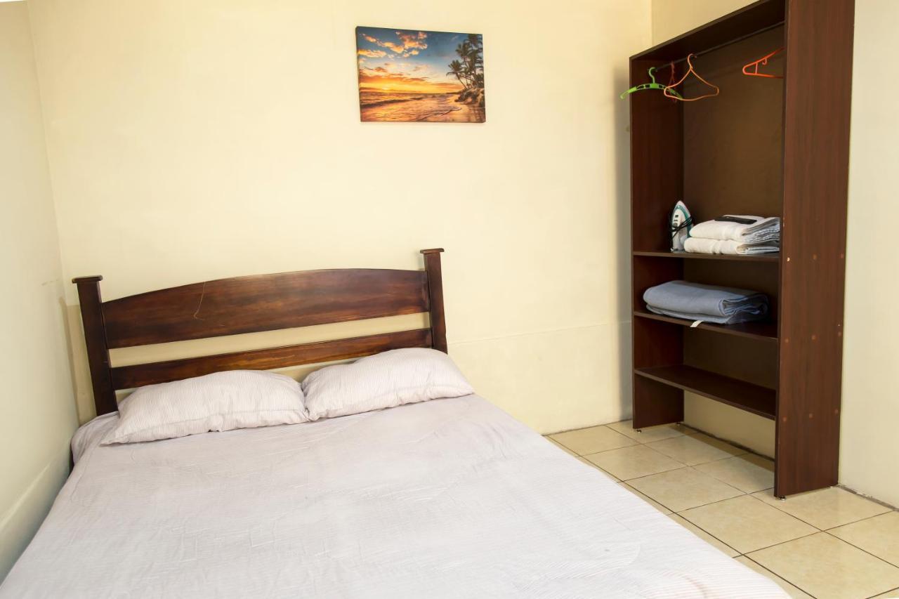Laurel House Διαμέρισμα San Antonio De Belen Εξωτερικό φωτογραφία